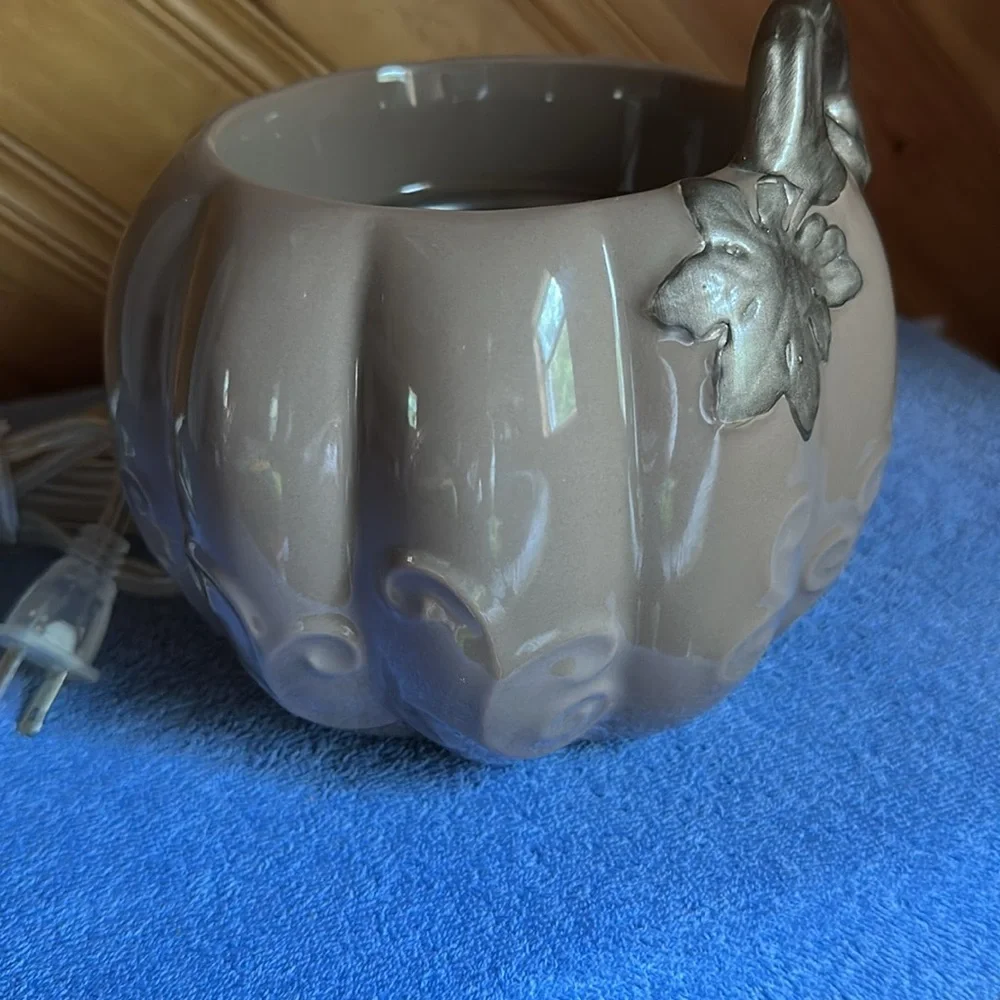 Yankee Candle Harvest Pumpkin Scenterpiece Meltcup Wax Warmer